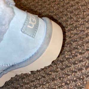 Used, 7/10 condition Fluff Ugg